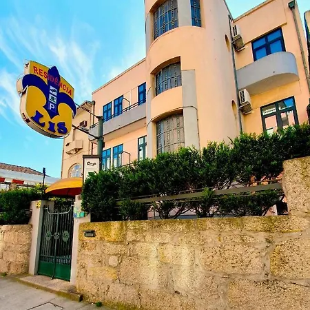 Alojamento de Acomodação e Pequeno-almoço Residencia Lis 2*